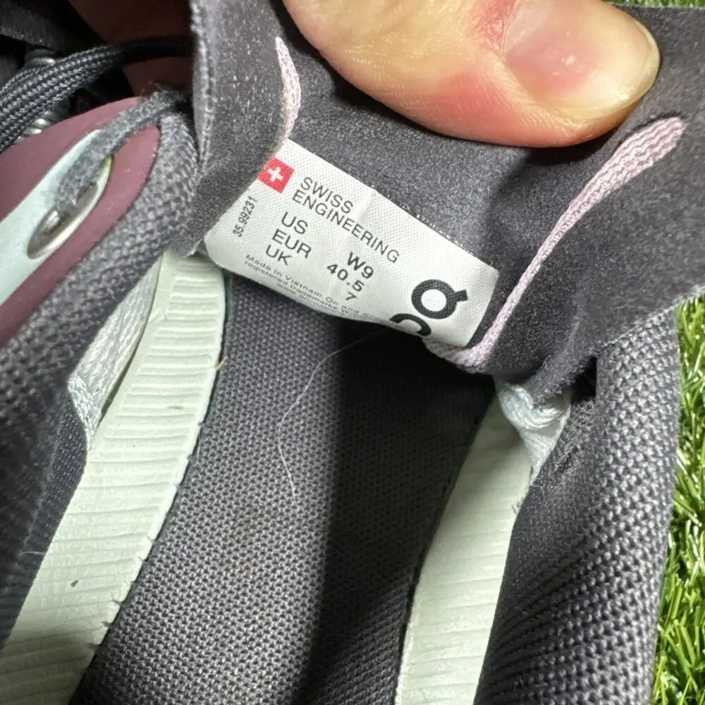 On Cloudflow Mulberry Mineral Speedboard Running - Women's Size 9 (35.99232) - Picture 10 of 10